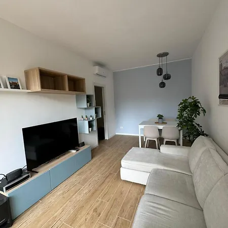 Appartement Design And Comfort In Cso Lodi
